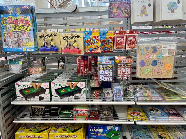 ダイソーのカードゲーム(おもちゃ)売り場
